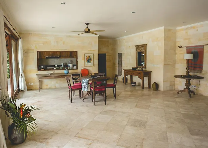 4 Bedroom Luxury Villa With Large Pool Near Balian Beach