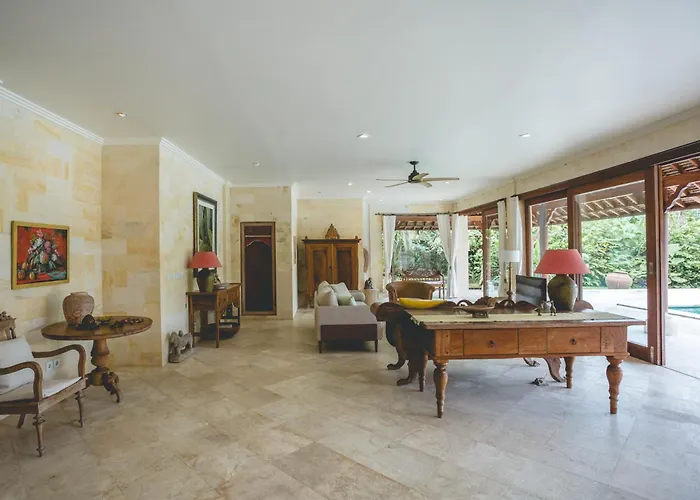 4 Bedroom Luxury Villa With Large Pool Near Balian Beach