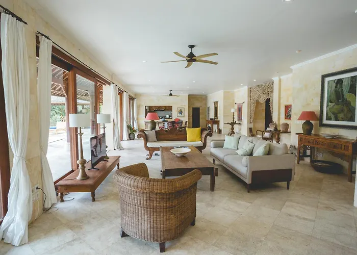 4 Bedroom Luxury Villa With Large Pool Near Balian Beach *