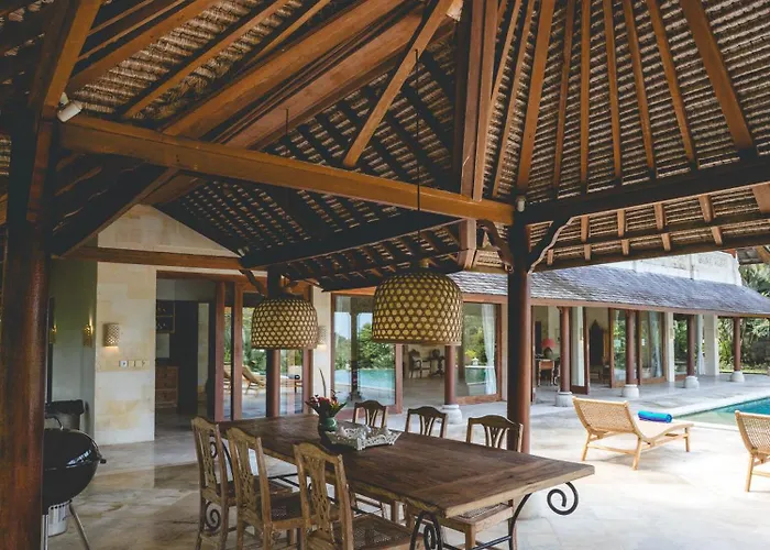 4 Bedroom Luxury Villa With Large Pool Near Balian Beach