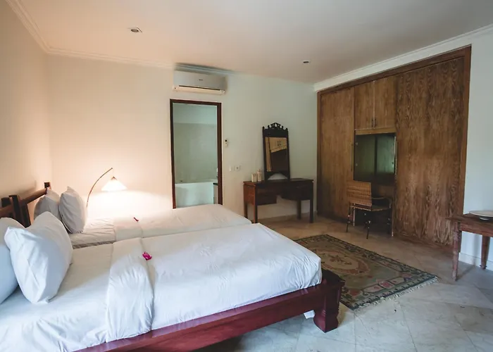 4 Bedroom Luxury Villa With Large Pool Near Balian Beach