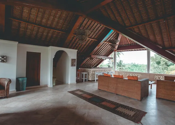 Villa 4 Bedroom Luxury Villa With Large Pool Near Balian Beach *