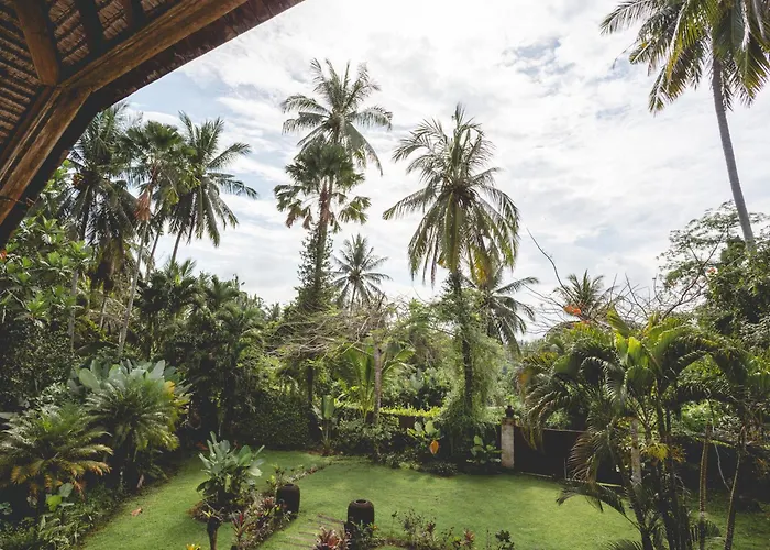 4 Bedroom Luxury Villa With Large Pool Near Balian Beach